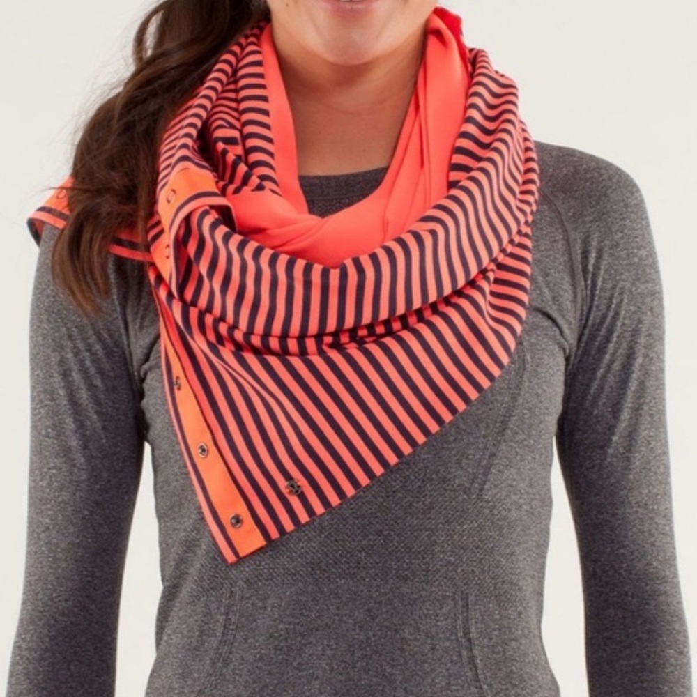 Lululemon RARE VINYASA Striped Orange and Black Scarf
